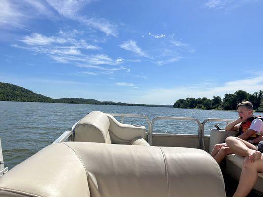 Smugglers Cove Marina & Motel