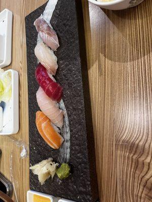 5 piece Sushi sampler appetizer.