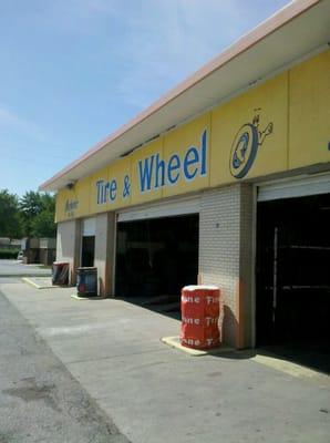 Tire & Wheel