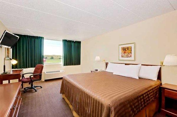 Norwood Inn & Suites Worthington