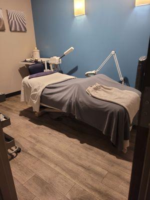 Hand & Stone Massage and Facial Spa