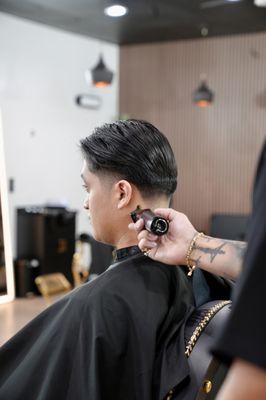 Quick shape-up for those in-between weeks--get a clean trim without the full reset.