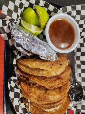 Los Originales Tacos de Birria Pepe