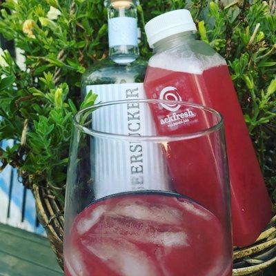 Yup, our juices aren't just for the morning - our Summer Love doubles as a delicious & healthy cocktail mixer!