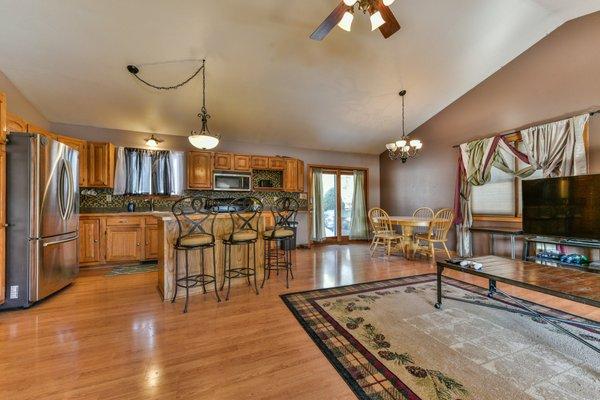 Burlington Listing. Love this layout.