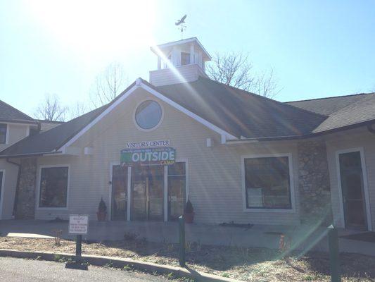 New Canaan Nature Center