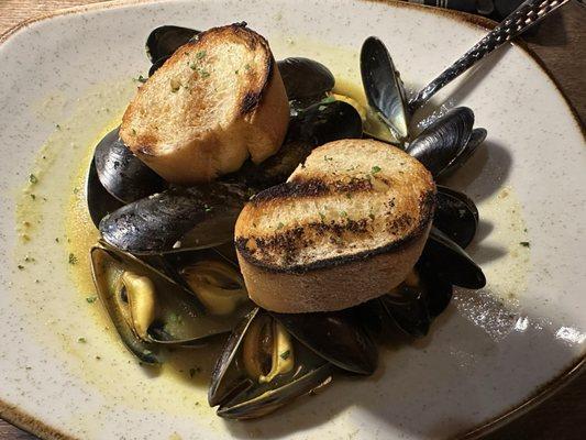 Steamed PEI Mussels