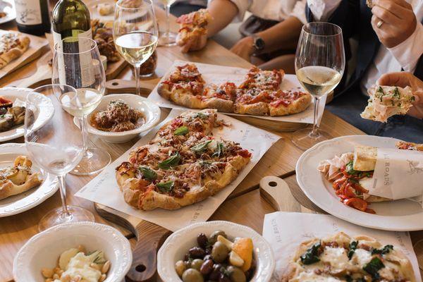 ALL ROADS Pinseria + Enoteca