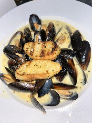 Sea Salt Seafood Lounge