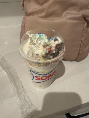 Trick or Treat Blast missing Oreos & random peanut candy added.