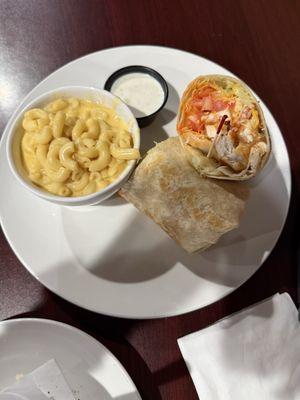 Buffalo chicken wrap & Mac n cheese