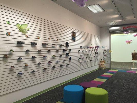 Pepiped, Stride Rite, Merrell, Saucony, Ugg