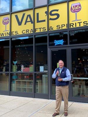 Val's Wines, Spirits & Crafts