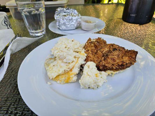 Chicken and grits bowl