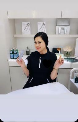 The Elite Facialista at Forever Your Glo Skin