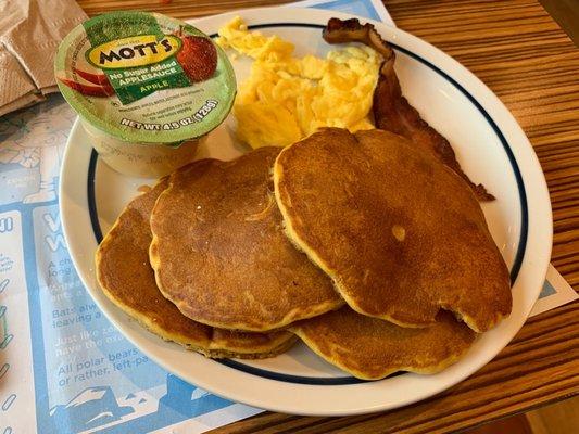 Silver five (with pumpkin pancakes)