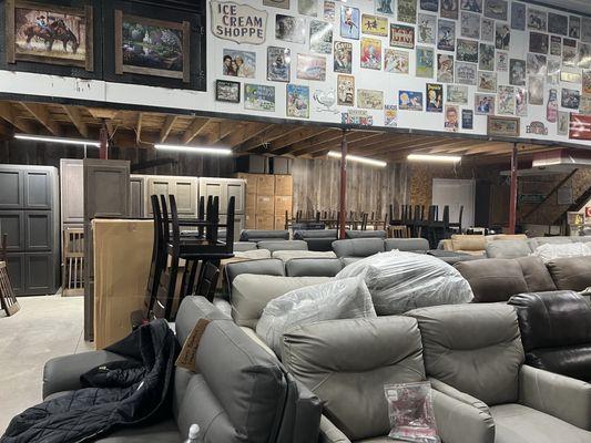 Handshoe's Flea Market & Salvage