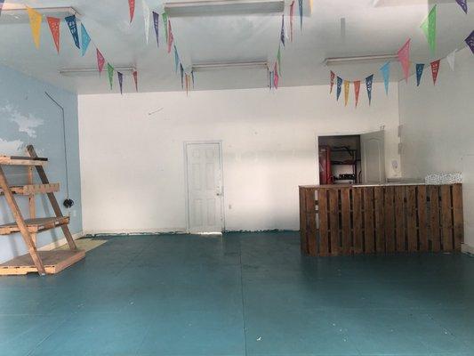 Empty location not sure if remodeling or closed.