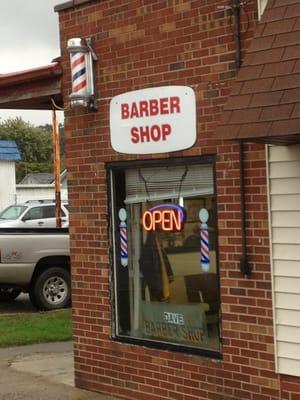 Dave's Barber Shop