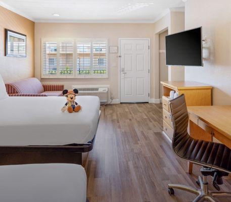 Anaheim Islander Inn And Suites