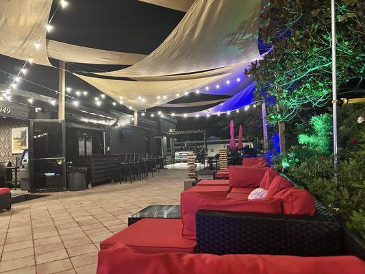 Outdoor area, entertainment!