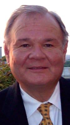 Richard Peña-Abogado/Lawyer