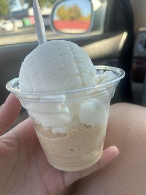 Leche quemada and coconut nieve de garrafa