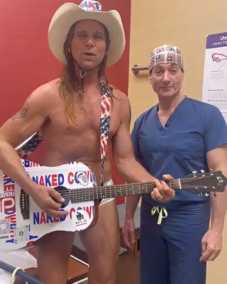 Naked Cowboy - Patient