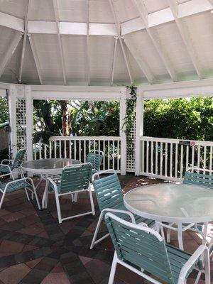 Amis Tropic Isle Inn