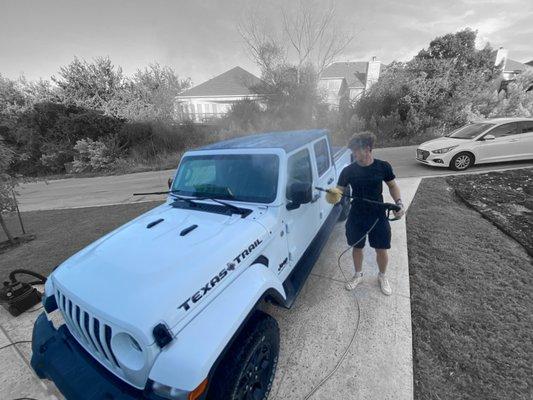 Lunauto Services mobile car wash