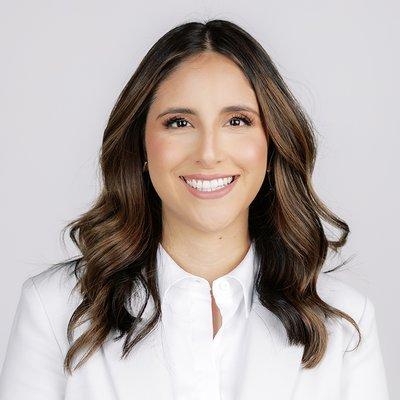 Ariana Alvear - Liv Texas