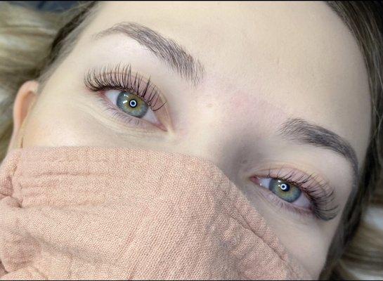 Classic set lashes done by Liz