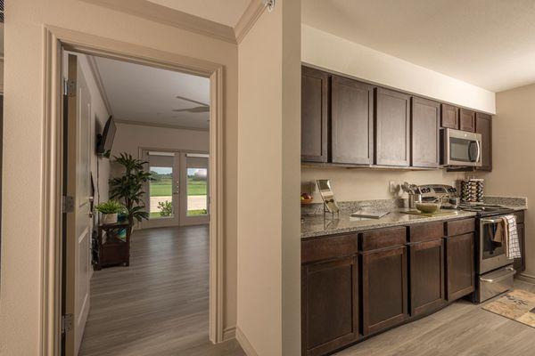 Eagle Heights Pleasanton - kitchen