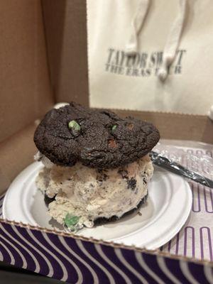 Insomnia Cookies