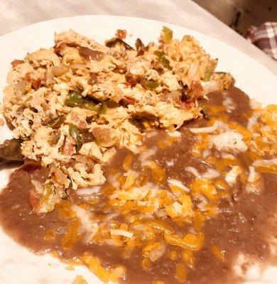 Mexican scramble with corn tortillas