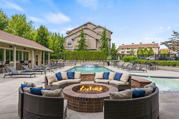 Outdoor Fire Elements with Seating