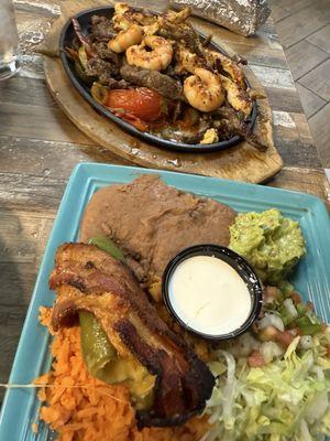 Fajitas (1 Mexican rocket on plate of fixins)