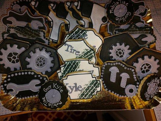 AK Custom Cookies by Kristina