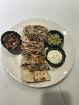 Sari’s Restaurant & Bar