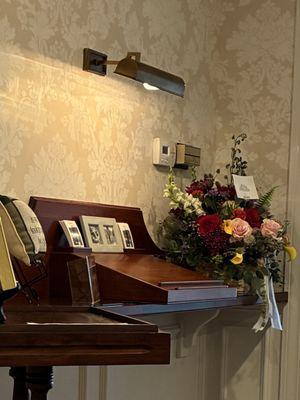 The video and picture stations were done very nicely