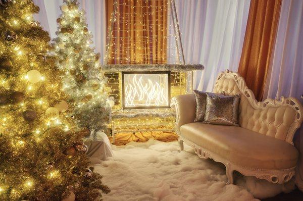 Merry Crimson Tinsel Town Popup Bar 2021