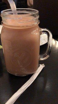 玫瑰奶茶杯子好看 但是上面要是有点缀一个叶子什么的会更好看