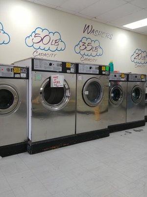 Lots of machines out of order. Change machines don't give correct change.