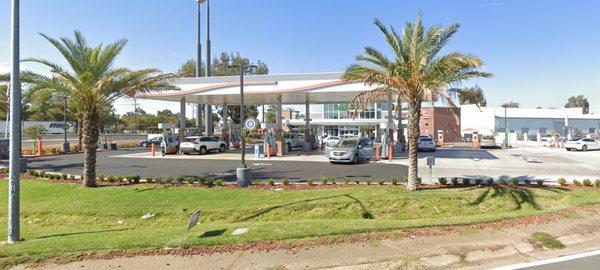 Neighbors Market & Spirits