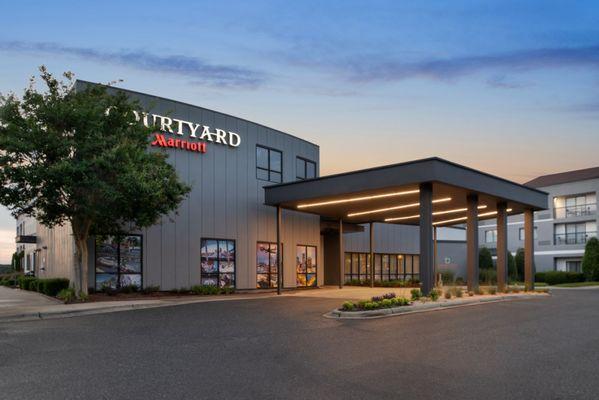 Courtyard by Marriott Charlotte Airport North