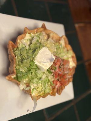 Taco salad with meat