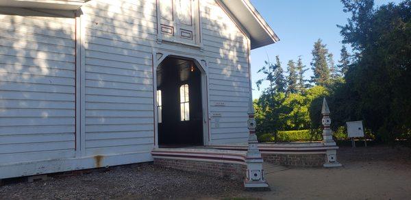 Queen Anne Cottage & Coach Barn