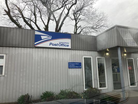 view of front of building