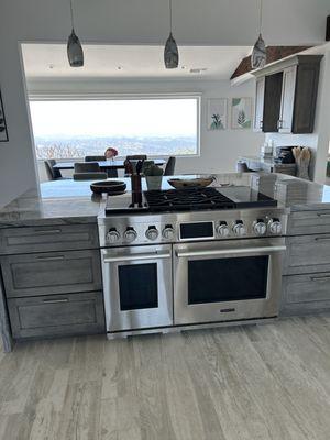 Airb&b lights , oven , countertops ,& stove