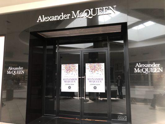 Storefront for yet another upcoming new business at Fashion Outlets.